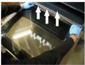 Forza FR366SE - Cleaning the Inner Glass Door - 2