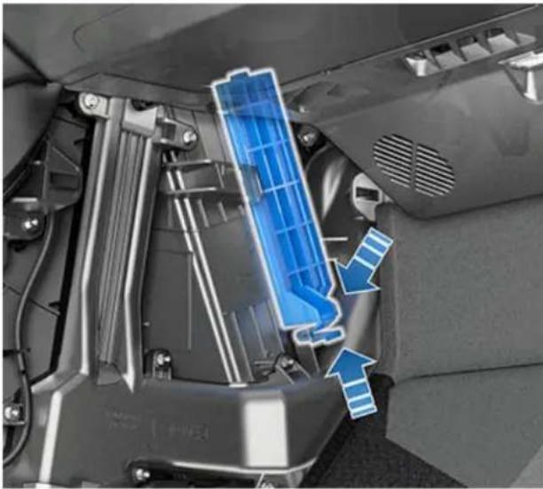 TESLA Model 3 (2023) - Remplacement des filtres d'habitacle - 4