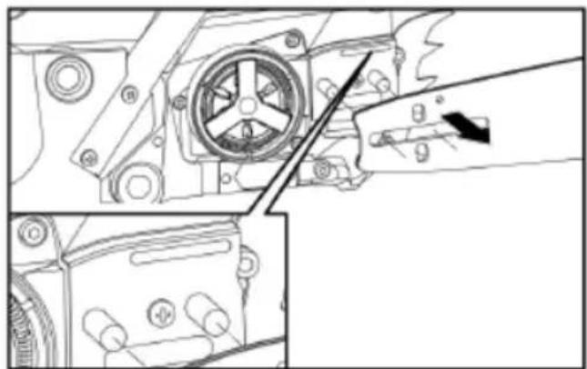 Fuxtec FX-KS255 - Pulizia del filtro dell'aria - 3