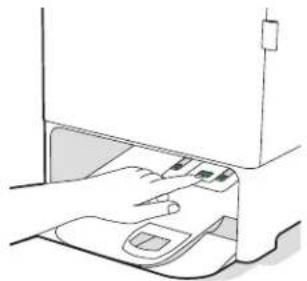 IROBOT Roomba Combo J9+ - Reinigung des Nachfülltanks Reinigung der Ladekontakte, des IR-Fensters und des visuellen Andock-Ziels - 3