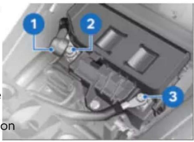 BMW F 900 GS Adventure (2023) - Charger la batterie débranchée - 1