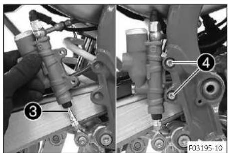 GAS GAS EC 250F (2023) - TRAVAUX D'ENTRETIEN SUR LA PARTIE-CYCLE - 3
