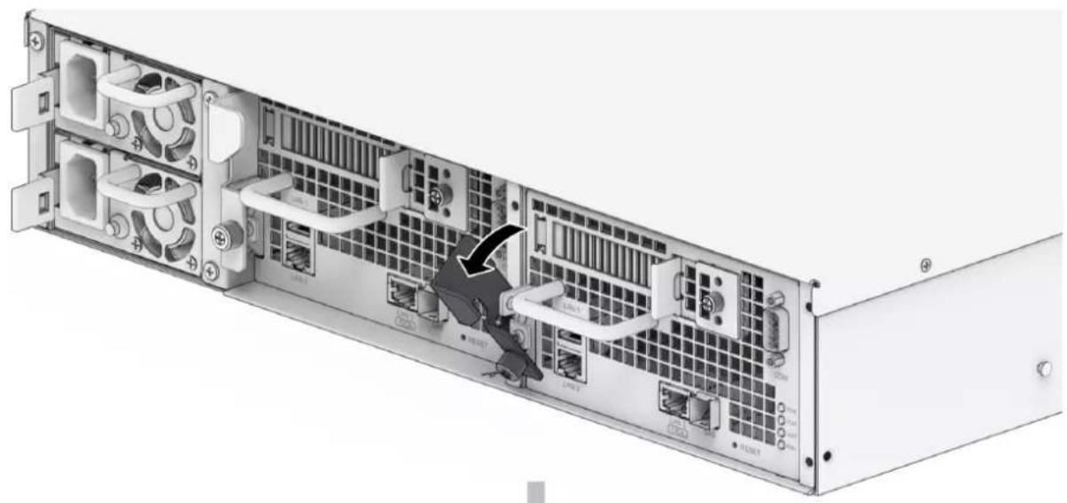 SYNOLOGY UC3400 - Pour installer les cartes d'interface réseau - 3