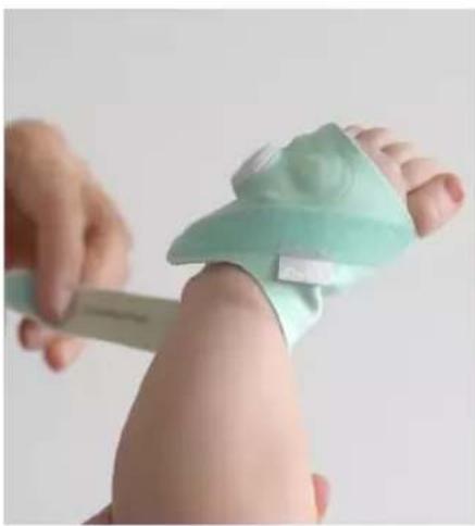 Owlet Smart Sock 3 - 삭스 사이즈 결정, 착용 및 고정하기 - 4