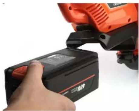 Fuxtec FX-EV480D - INSTALLATION OF BATTERY - 1