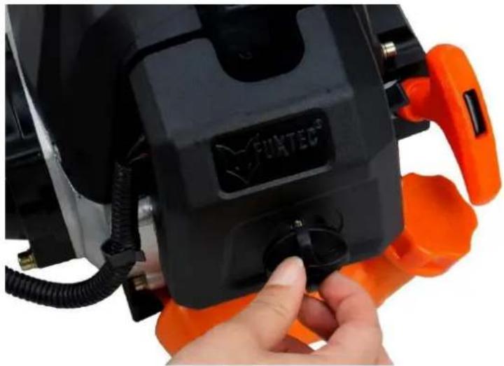 Fuxtec FX-MT152E - Nettoyage du filtre à air - 1