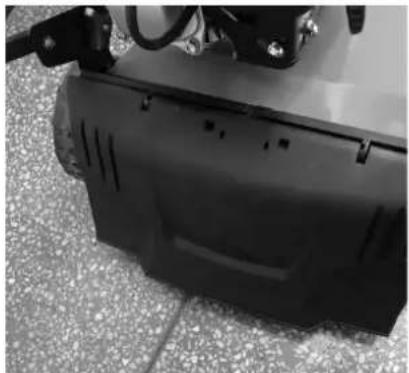 Fuxtec FX-BV240 - Operare con il cesto di raccolta - 1