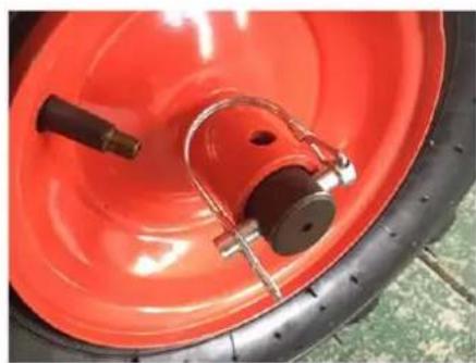 Fuxtec FX-AF2212 - Installing the wheels - 1