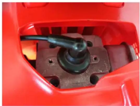 Fuxtec FX-LBP165T - Verifica scintilla d'accensione - 1
