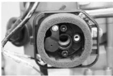Fuxtec FX-LB133T - Limpiar o sustituir el filtro de aire - 1