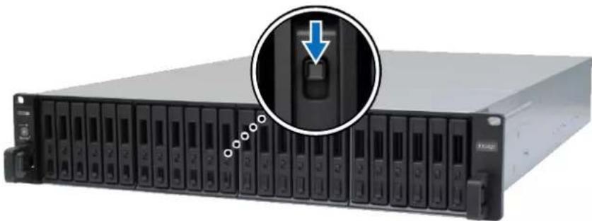 SYNOLOGY FX2421 - Installation des disques - 4