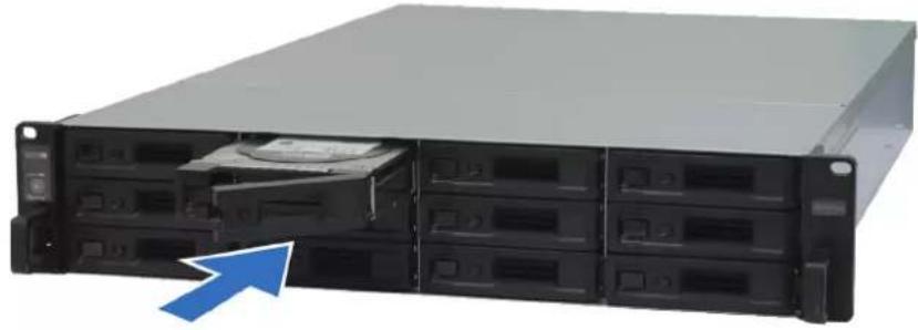 SYNOLOGY RXD1219sas - Installation des disques - 4