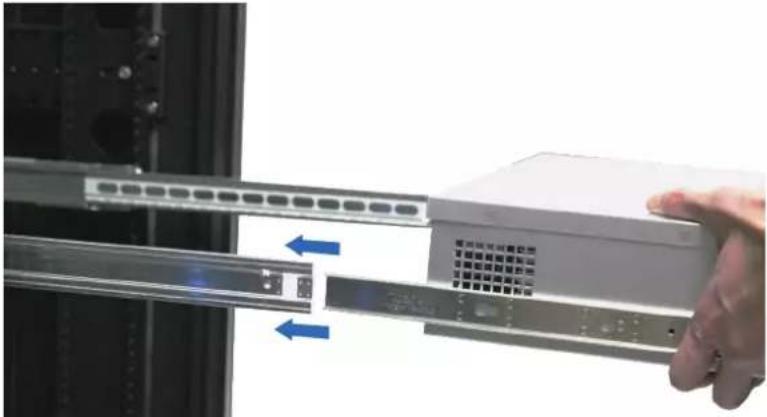 SYNOLOGY RXD1219sas - Pour installer le kit de rails : - 4