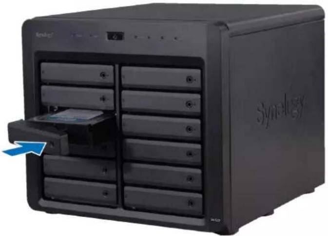 SYNOLOGY DX1222 - Installation des disques - 5