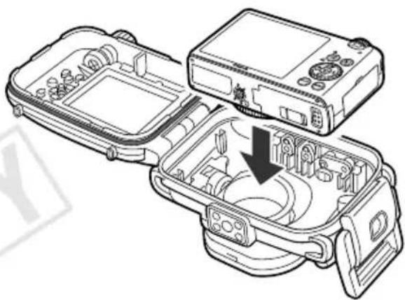 CANON WP-DC38 - Rimuovere la cinghia e assicurarsi che la batteria e la scheda di memoria siano inserite nella fotocamera. - 1