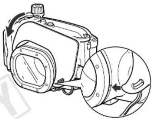 CANON WP-DC38 - Fixez la plaque de diffusion. - 2