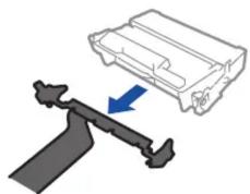 BROTHER MFC-L5710DW - Retirez les matériaux d'emballage et réinstallez le module tambour-cartouche de toner - 5