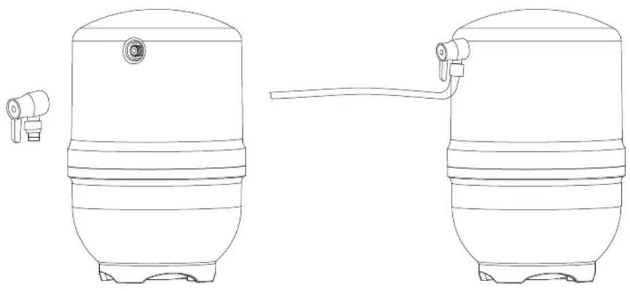 PHILIPS AUT3268 - Подсоедините резервуар для воды к системе - 1