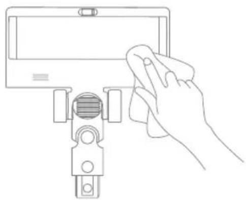 DREAME R10 Pro - Cleaning the Multi-Surface Brush - 3