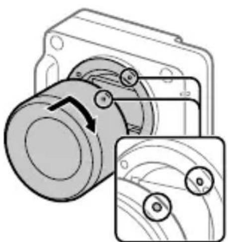 SONY ILX-LR1 - Zakładanie obiektywu - 1