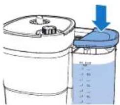 PHILIPS HD7888 - Achtung: Geben Sie keine Kaffeebohnen oder gemahlenen Kaffee in den Wasserbehälter. - 3
