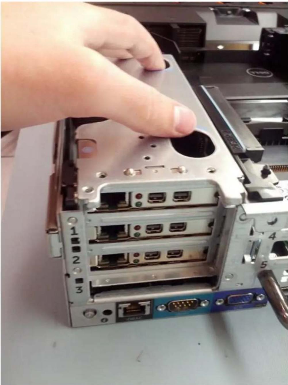 DELL Precision 7920 Rack - Installation des cartes hôte Teradici Tera2220 - 6