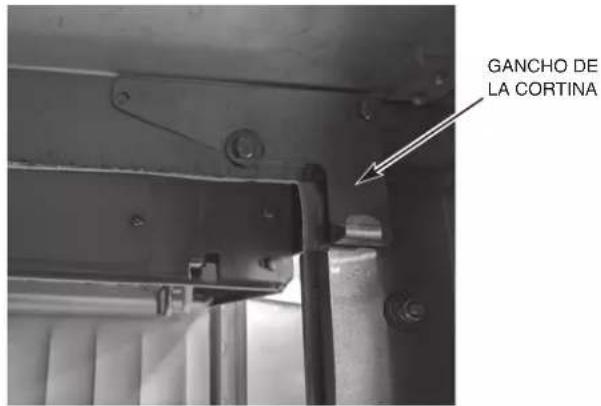 Hobart FT1000e - Instalación de ganchos de las cortinas y del difusor de aire de descarga - 1