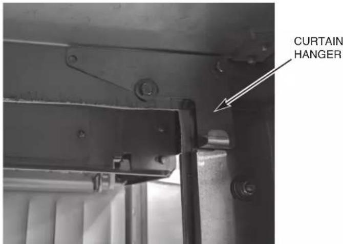 Hobart FT1000e - Installing the Curtain Hangers and Unload Air Baffle - 1
