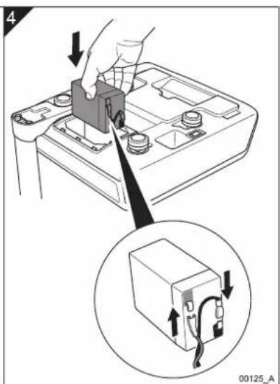 AVERY BERKEL FX110 - Changing the battery - 4