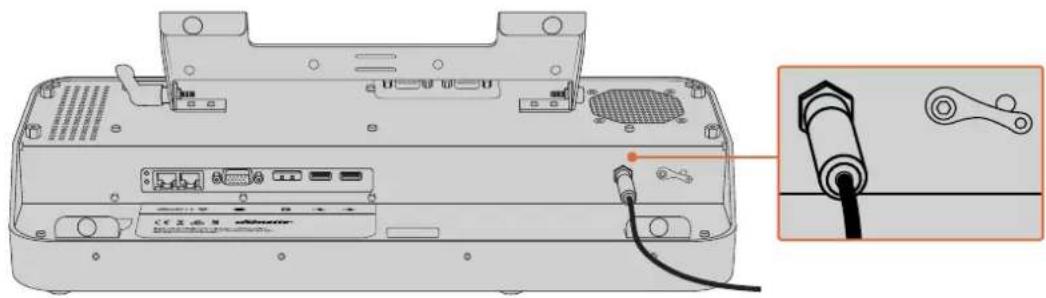 Blackmagic Design Ultimatte 12 - Branchement à une source d'alimentation - 1
