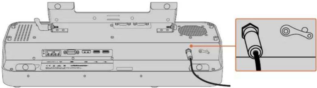 Blackmagic Design Ultimatte 12 - Conectar a Alimentação - 1