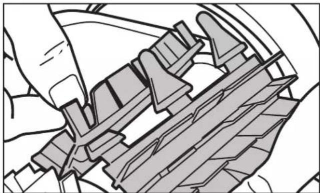 POLARIS P724 - Replacing Brushes - 3