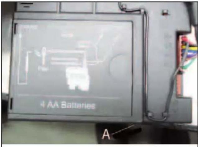 EDILKAMIN EK 50 - REEMPLACEMENT DES BATTERIES - 1