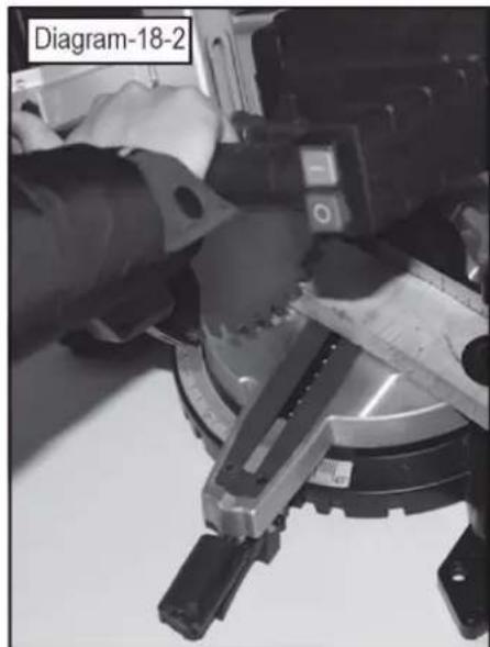 Holzmann TK 305 - Impostazione angolo alimentatore rotativo - 3