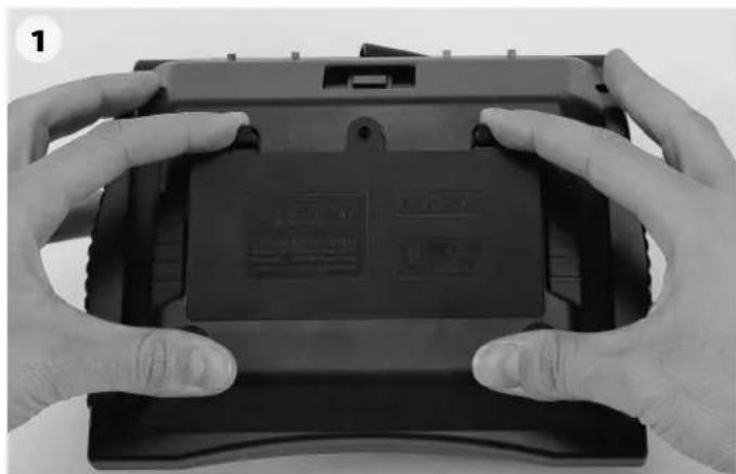 Carson Linde H 40 D - b. Inserimento della batteria del trasmettitore - 1