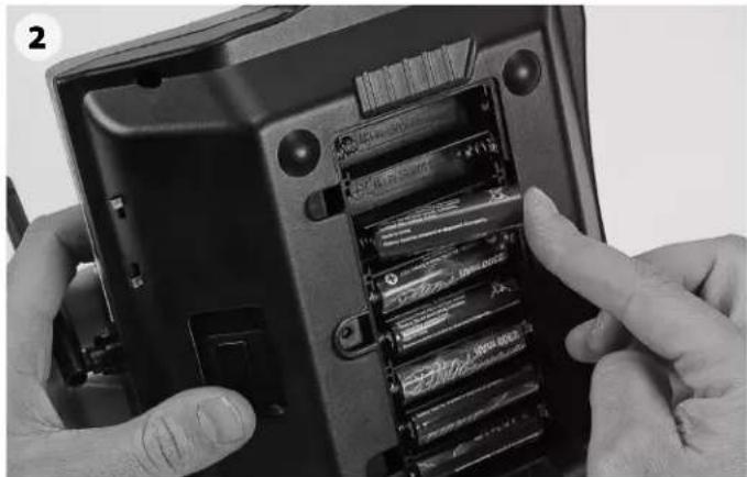 Carson Linde H 40 D - b. Installing the Transmitter Batteries - 2