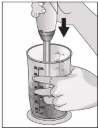 Illustration showing a hand using a pipette to measure liquid in a beaker, with Chinese text labels and an arrow indicating the process.