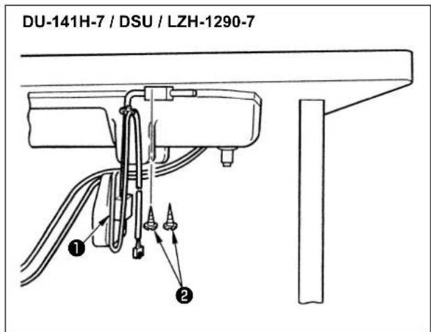 JUKI DNU-1541-7 - Installation des Knieschalters - 1