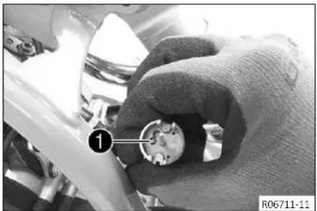 GasGas MC 50 (2024) - Monter le carburateur - 2