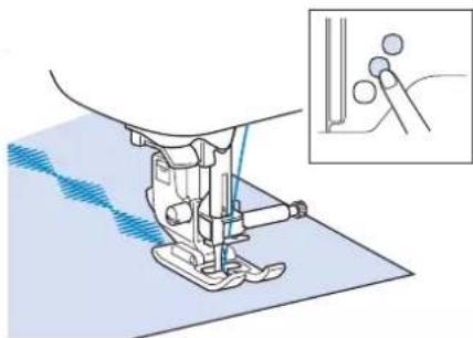 BABY LOCK Aventura 2 - Appuyez sur la touche (Point inverse) ou (Point de renfort) pour coude des points de renfort. - 1