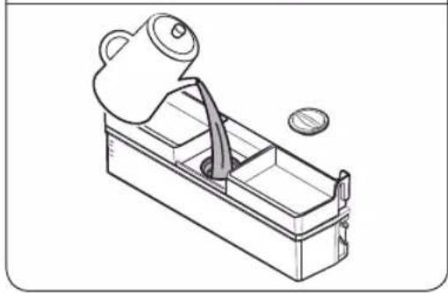 SAMSUNG RB34C605CS9 - So füllen Sie den Wassertank mit Trinkwasser - 3