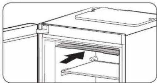 SAMSUNG RZ32C76CE22 - Ouverture du volet de la clayette supérieure (modèles applicables uniquement) - 2