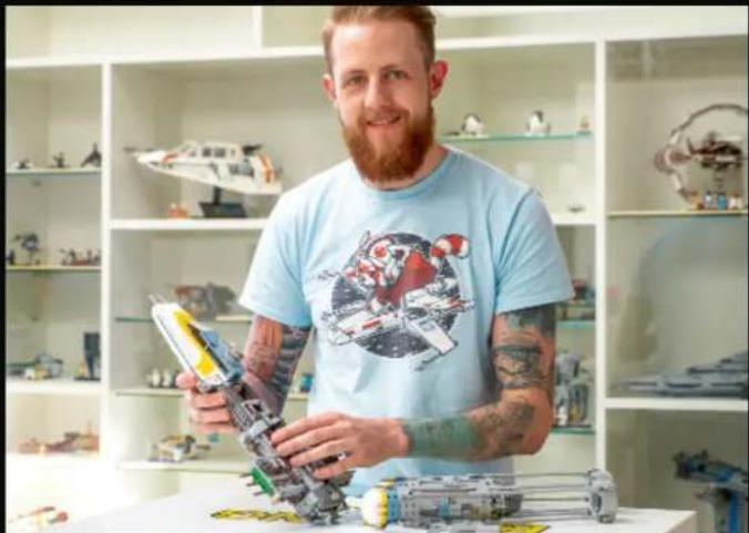 LEGO Star Wars 75181 - CONOCE AL DISEÑADOR DEL MODELO - 2