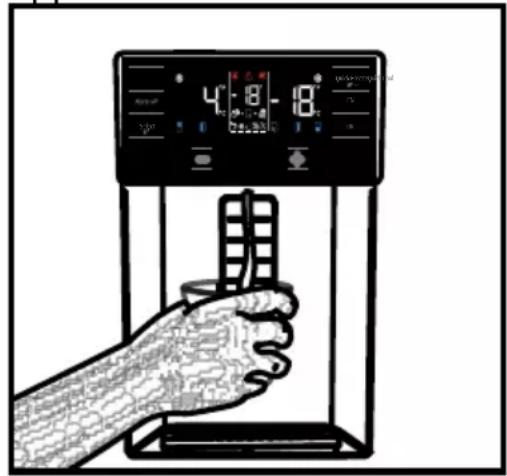 GRUNDIG GQN21355XN - Waterdispenser bij de deur (in sommige modellen) - 2