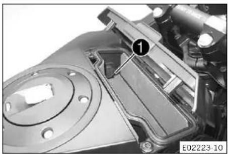 KTM 1290 Super Adventure S (2024) - Prise USB - 1
