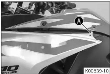 KTM 1290 SUPER ADVENTURE (2018) - Monter le cache latéral avant - 1