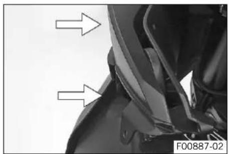KTM 1290 SUPER ADVENTURE (2018) - Monter le déflecteur de plaque-phare - 2
