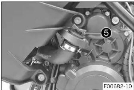 KTM 1090 Adventure (2016) - TRAVAUX D'ENTRETIEN SUR LE MOTEUR 194 - 1