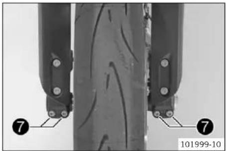 KTM 690 SMC R (2024) - Travail principal - 1