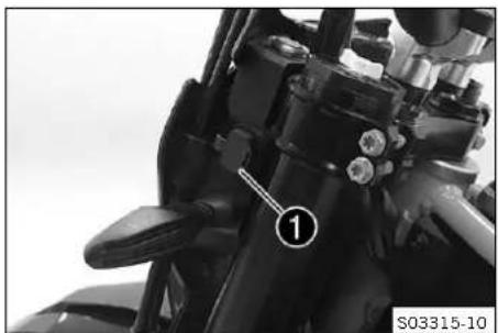 KTM 690 SMC R (2024) - Prise USB - 1